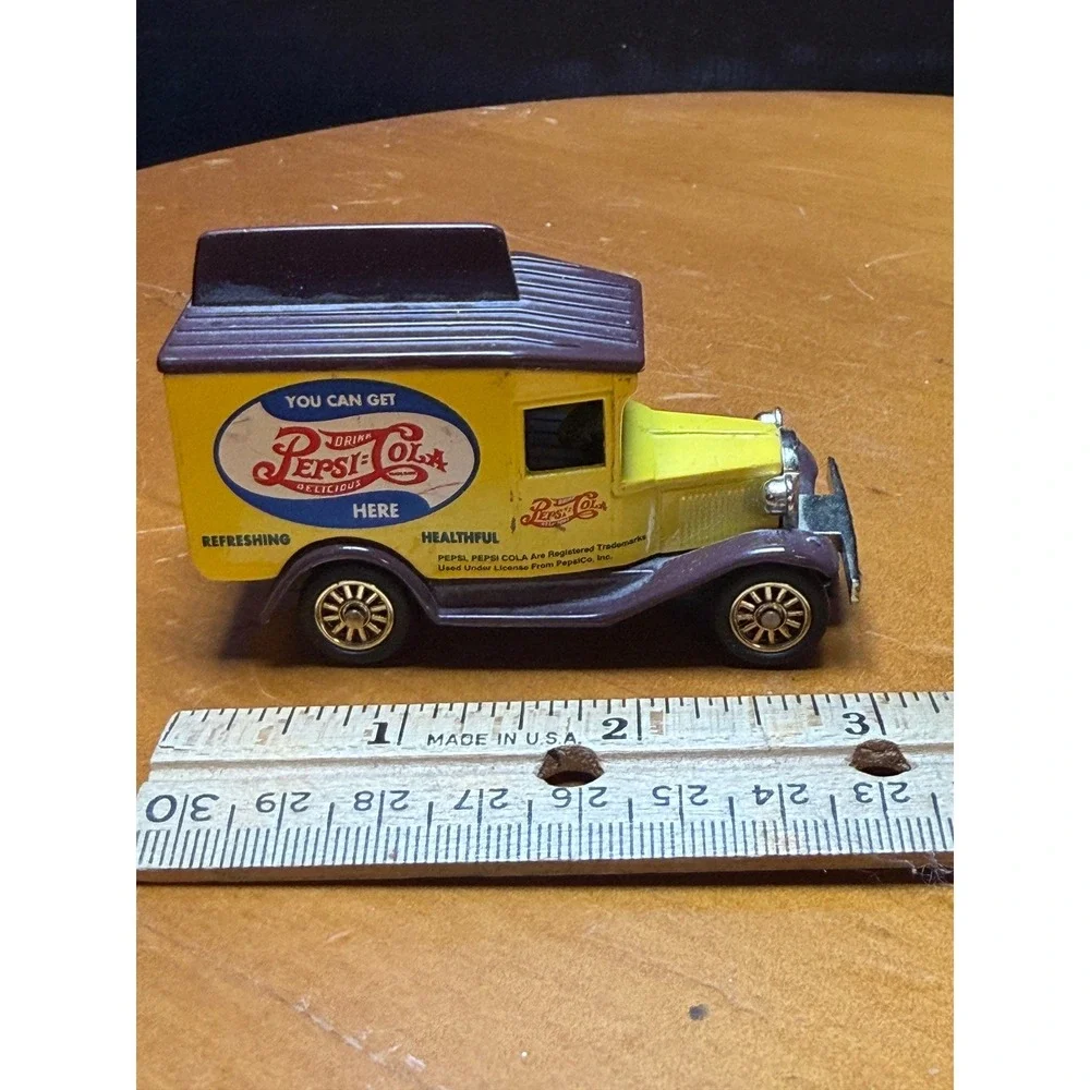 Vintage Hot Wheels Oscar Mayer Wienermobile & Lledo Pepsi-Cola Delivery Truck